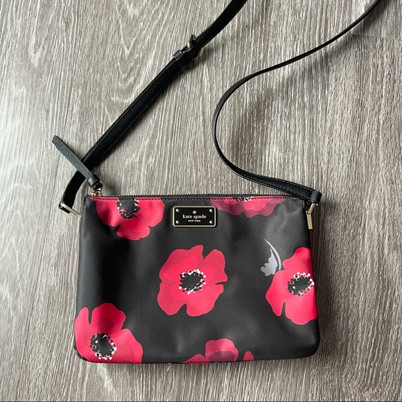 kate spade Handbags - Kate Spade Rose/Flower Crossbody